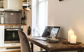 Hidden Gem Near The Old Town Bridge, 40M² Apt.